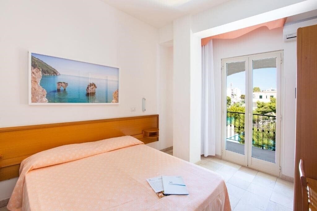 Отель Mediterraneo (Vieste) 4*