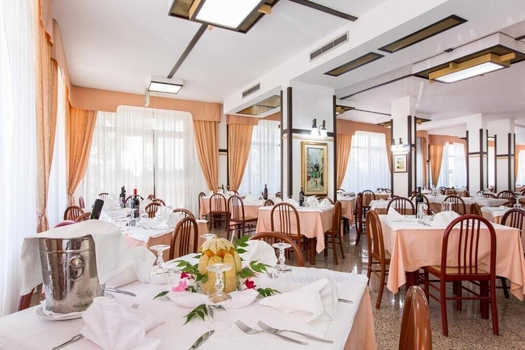 Картинка Mediterraneo (Vieste) 4*