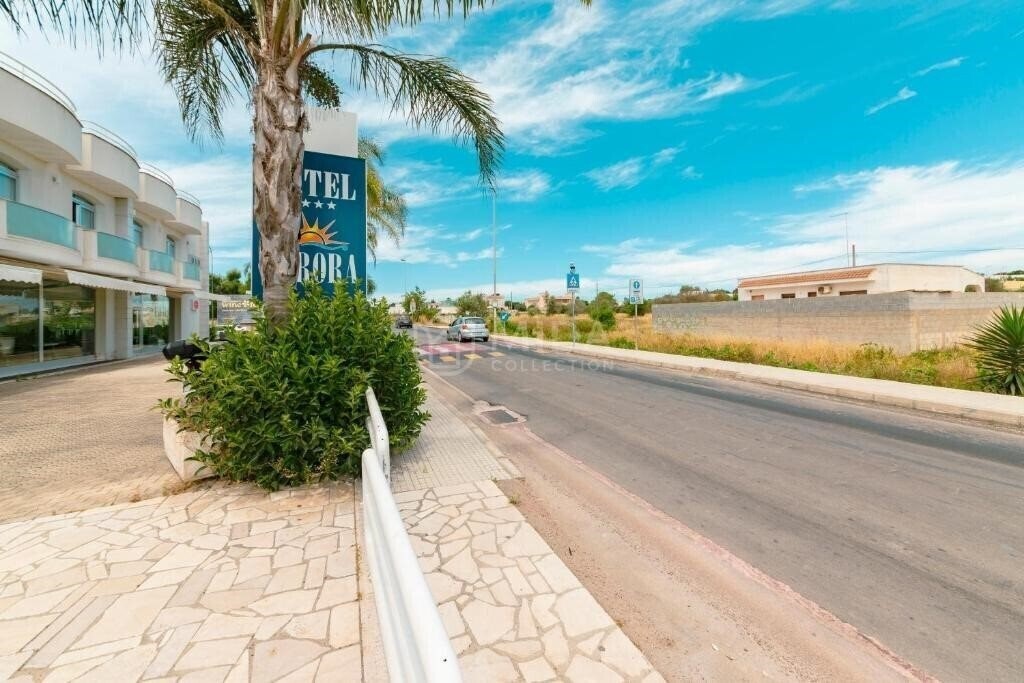 Готель Hotel Aurora (Porto Cesareo) 4*