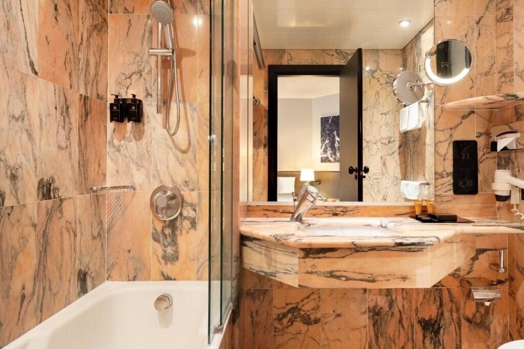Фото The Nicolaus Hotel Bari 4*
