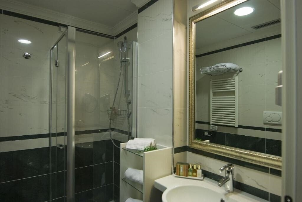Фотографія JR Hotels Oriente Bari 4*