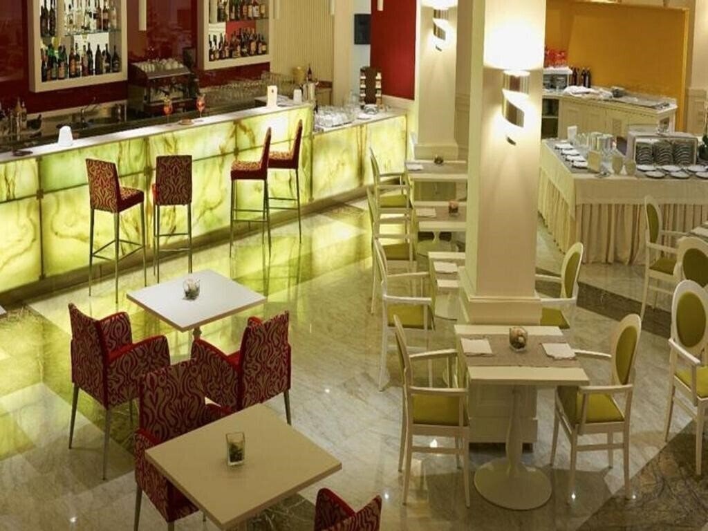 Зображення JR Hotels Oriente Bari 4*