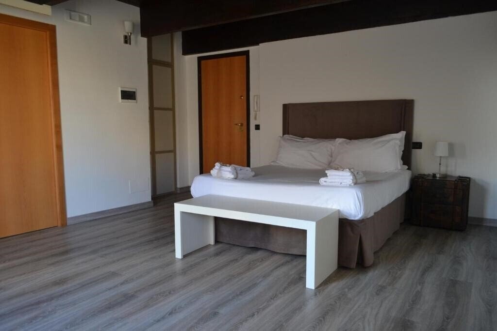 Готель Gatto Bianco Le Dimore 3*