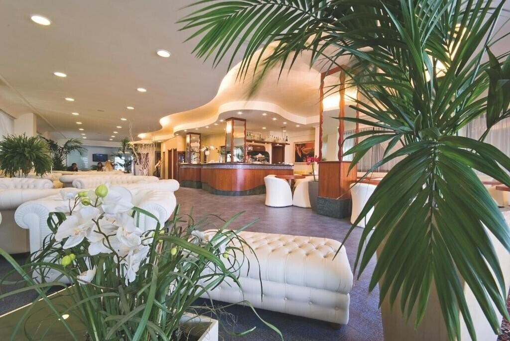 Отель Hotel Foschi-Peninsula 3*