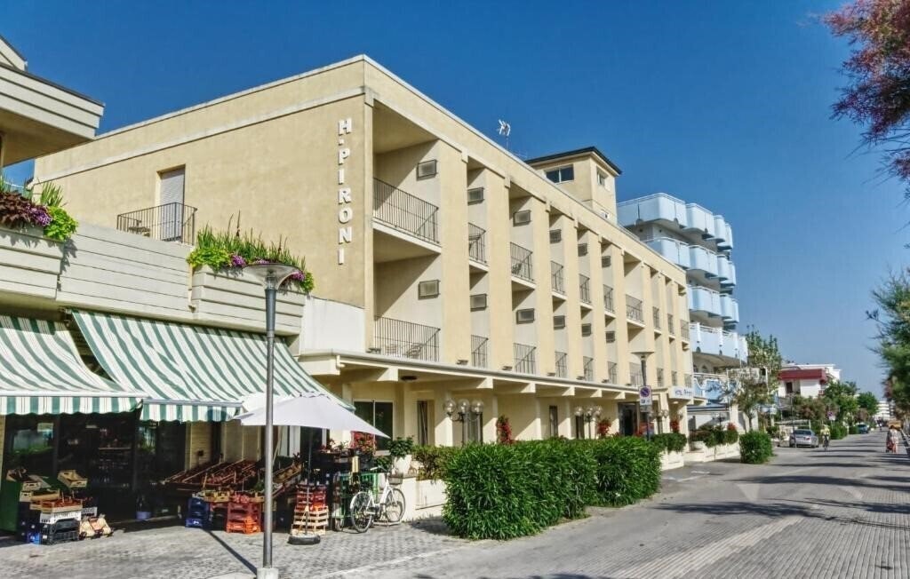 Отель Pironi Hotel 3*