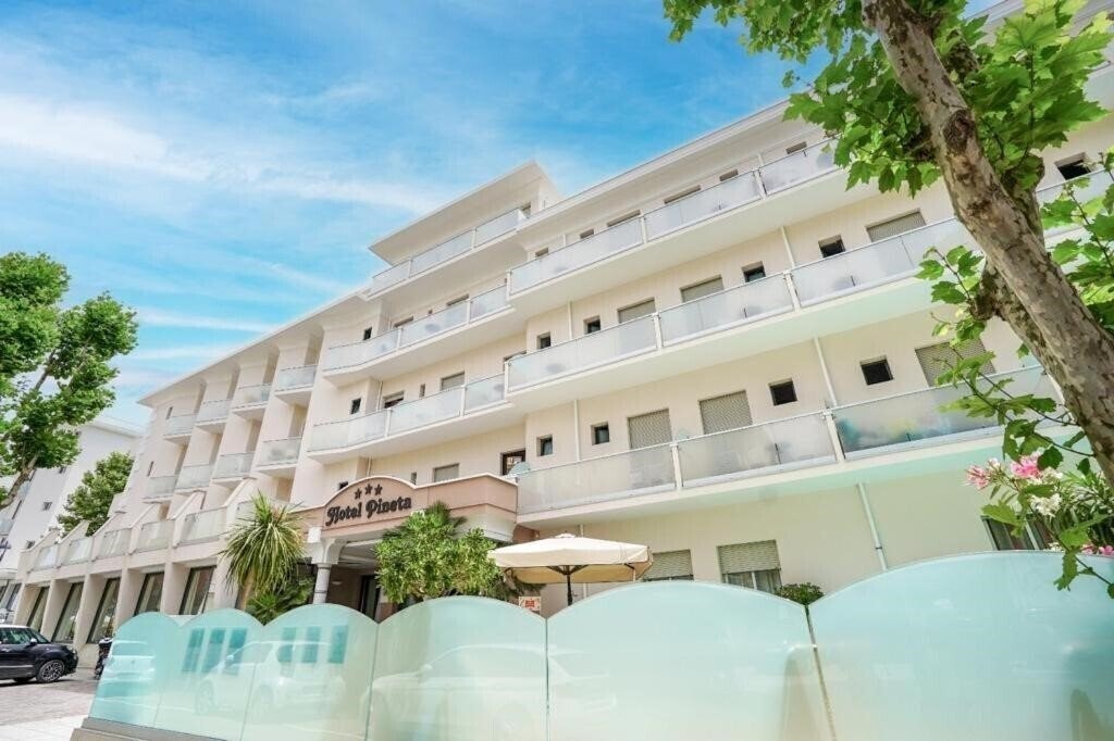 Отель Pineta Hotel 3*