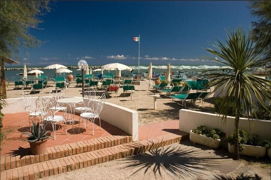 Фотографія Napoleon Hotel (San Mauro a Mare) 3*