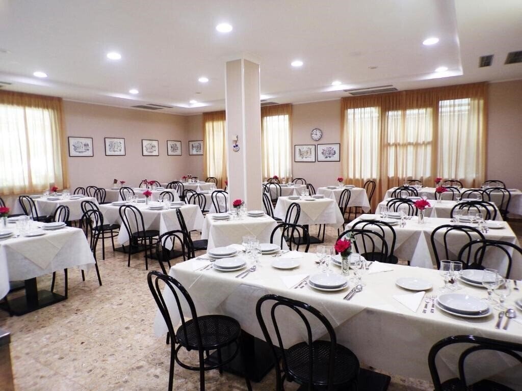 Фото Adriana Hotel 2*