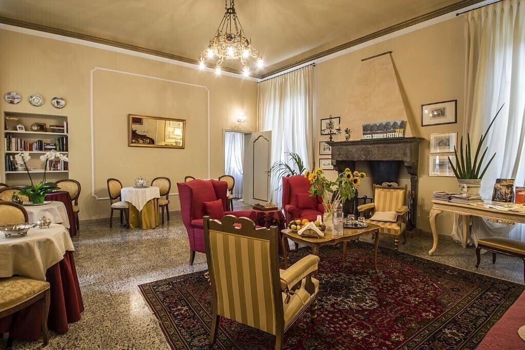 Отель Relais San Lorenzo 5*