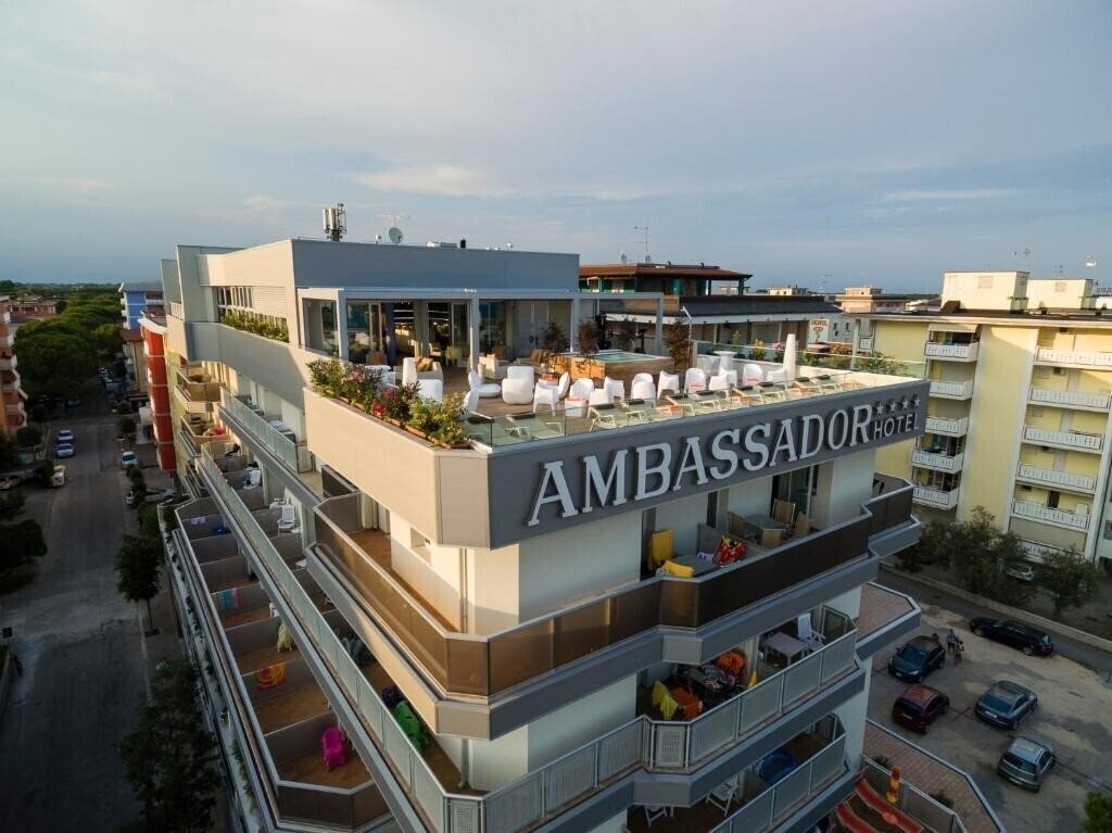 Отель Ambassador 4*