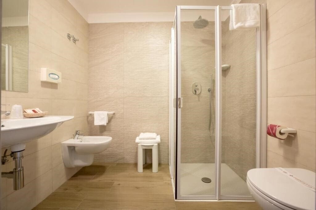 Фотография Hotel Montreal 3*