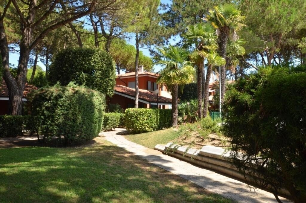 Фото Villaggio Euro Residence Club 3*