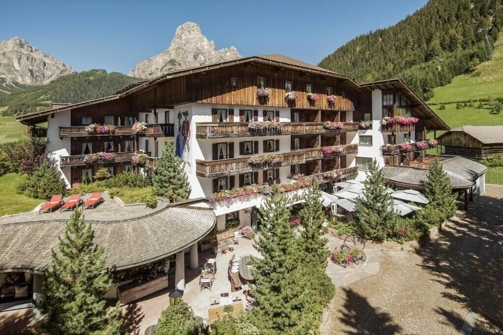 Отель Hotel La Perla The Leading Hotels of The World 5*