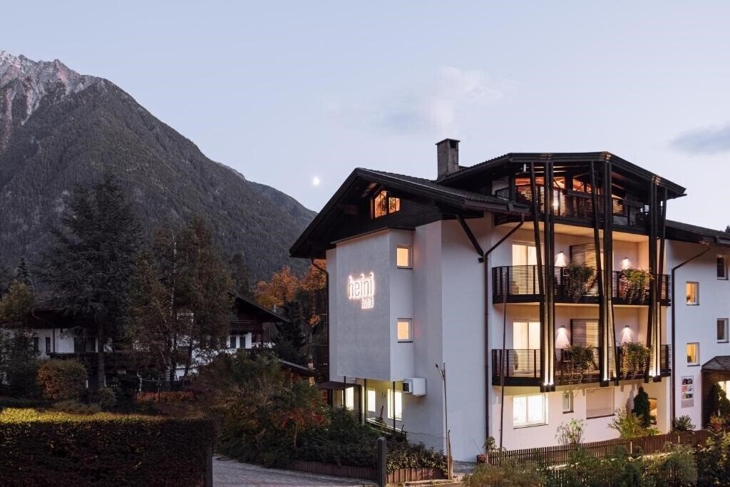 Картинка Heini 3*