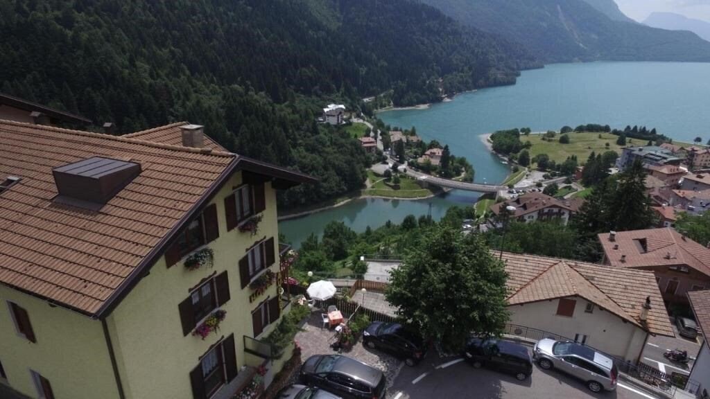 Готель Aurora Hotel Molveno 3*