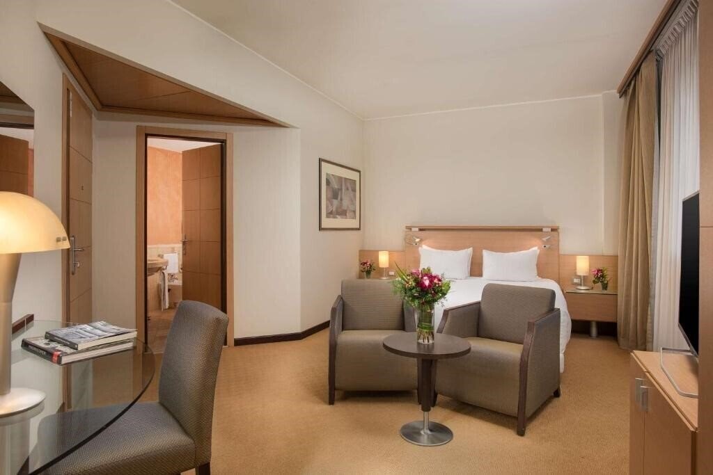 Фото Nh Bologna Villanova 4*