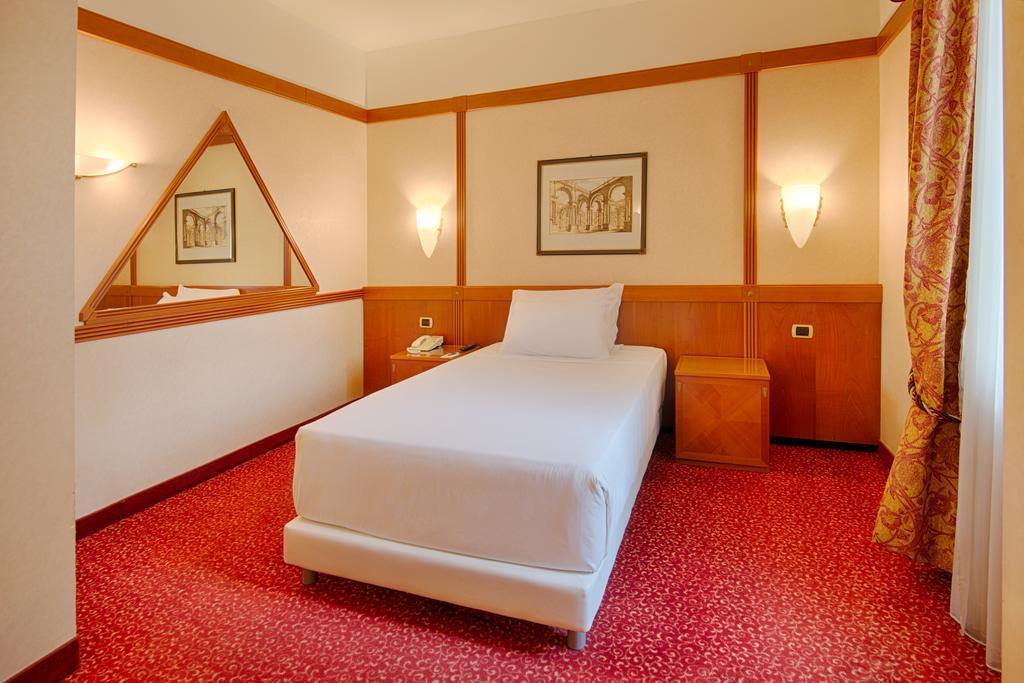 Изображение Nh Bologna De La Gare 4*