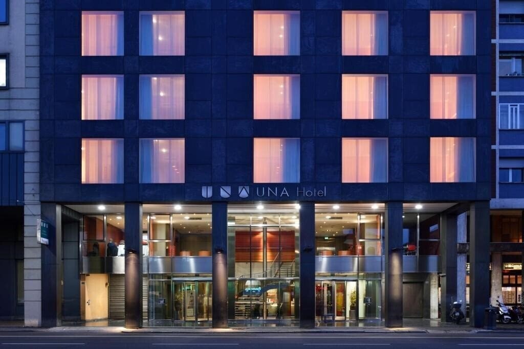 Готель Una Hotels Bologna Centro 4*