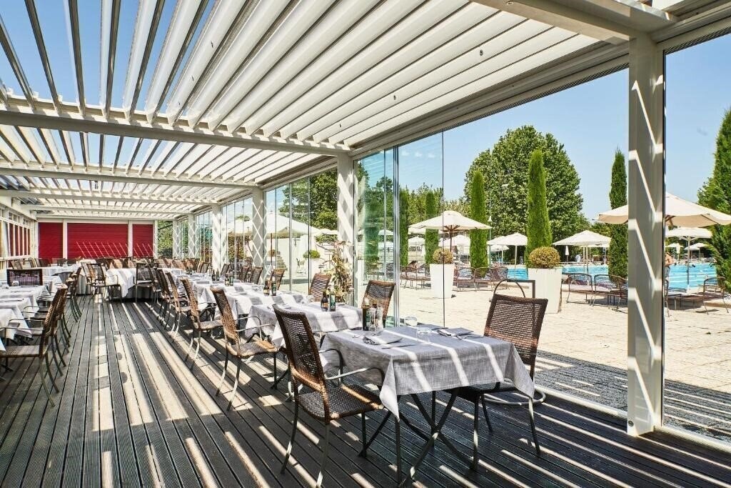 Изображение Living Place Hotel 4*