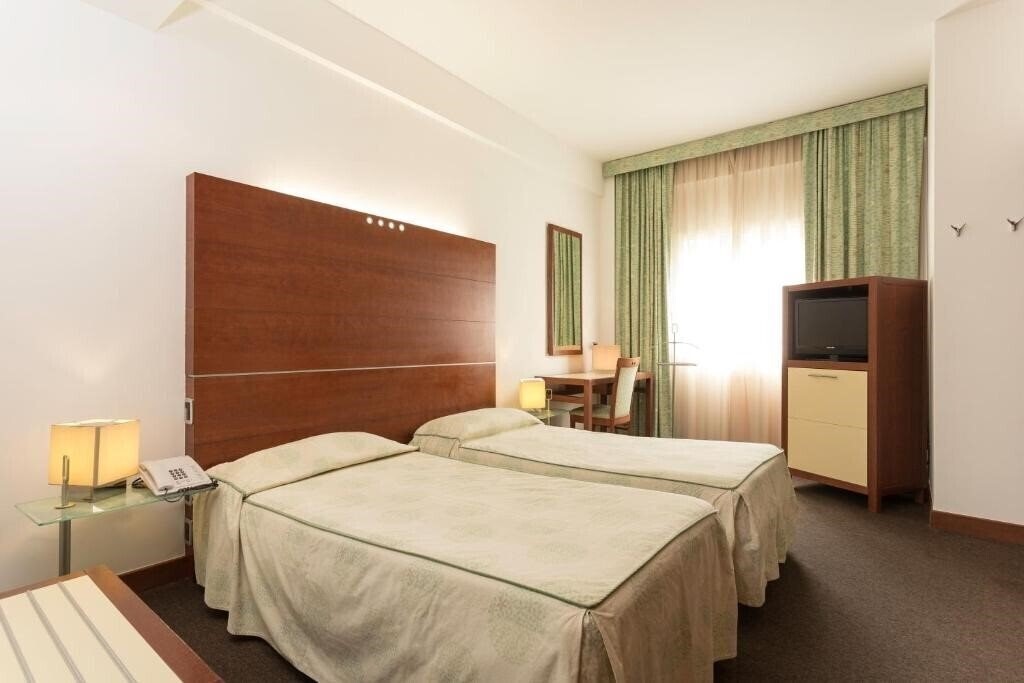 Отель Hotel Millenn Bologna 3*