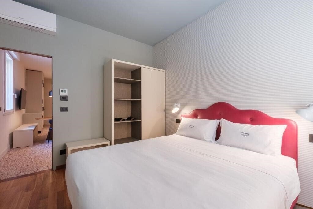 Картинка Hotel Touring Bologna 4*