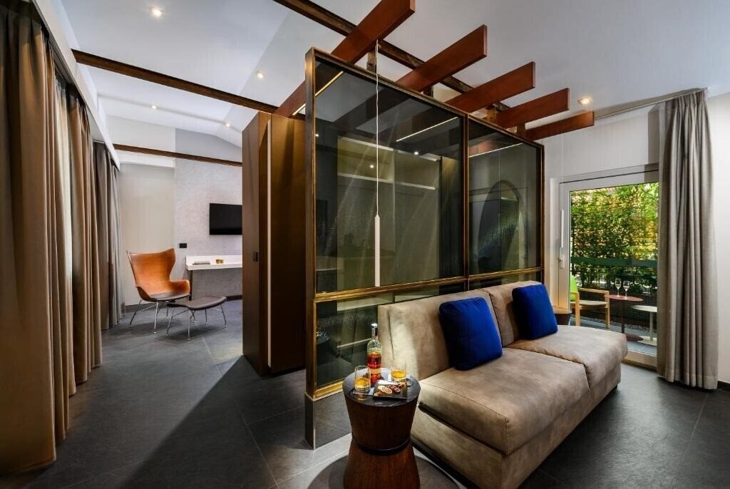 Фото Hotel Metropolitan 4*