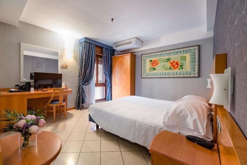 Фото Albergo Centrale Bologna 3*