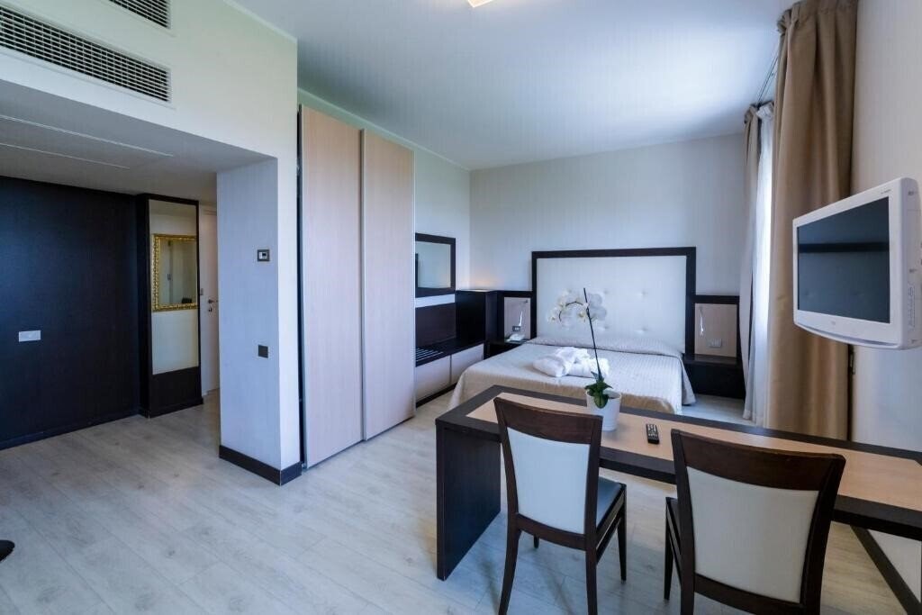 Картинка Suite Hotel Elite 4*
