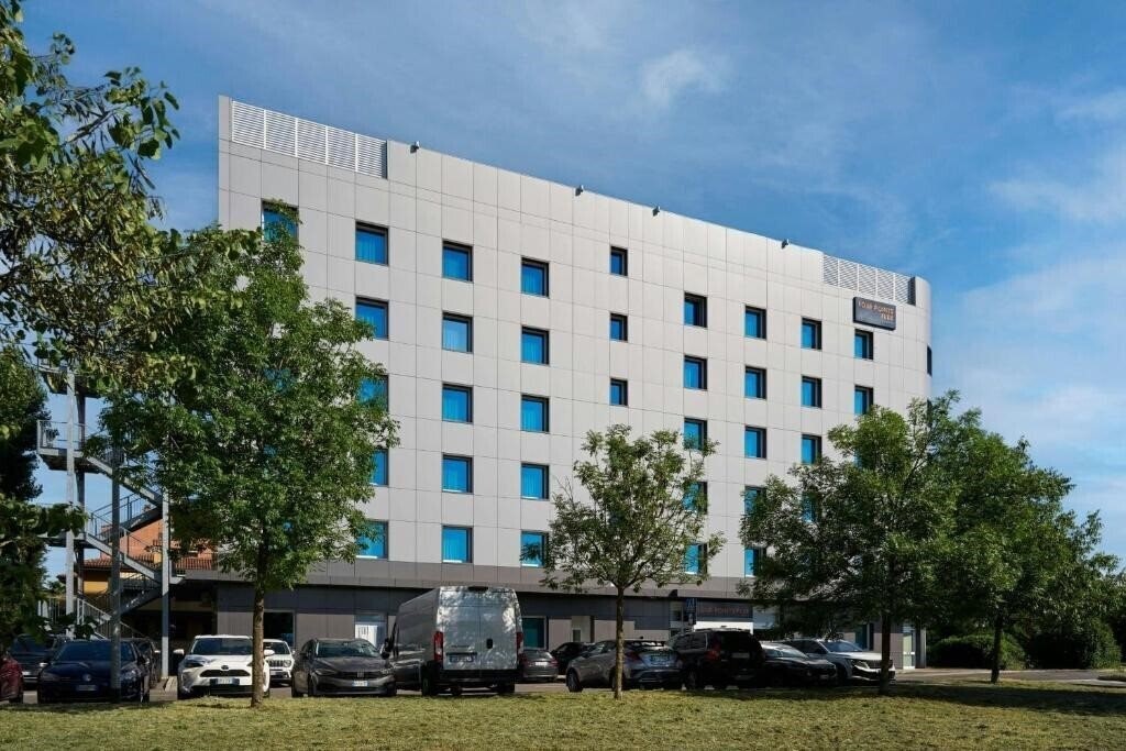 Фотографія Four Points Flex by Sheraton Bologna Airport 4*