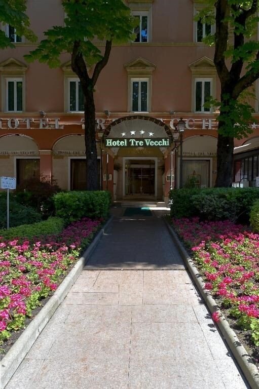 Фото Zanhotel Tre Vecchi 4*