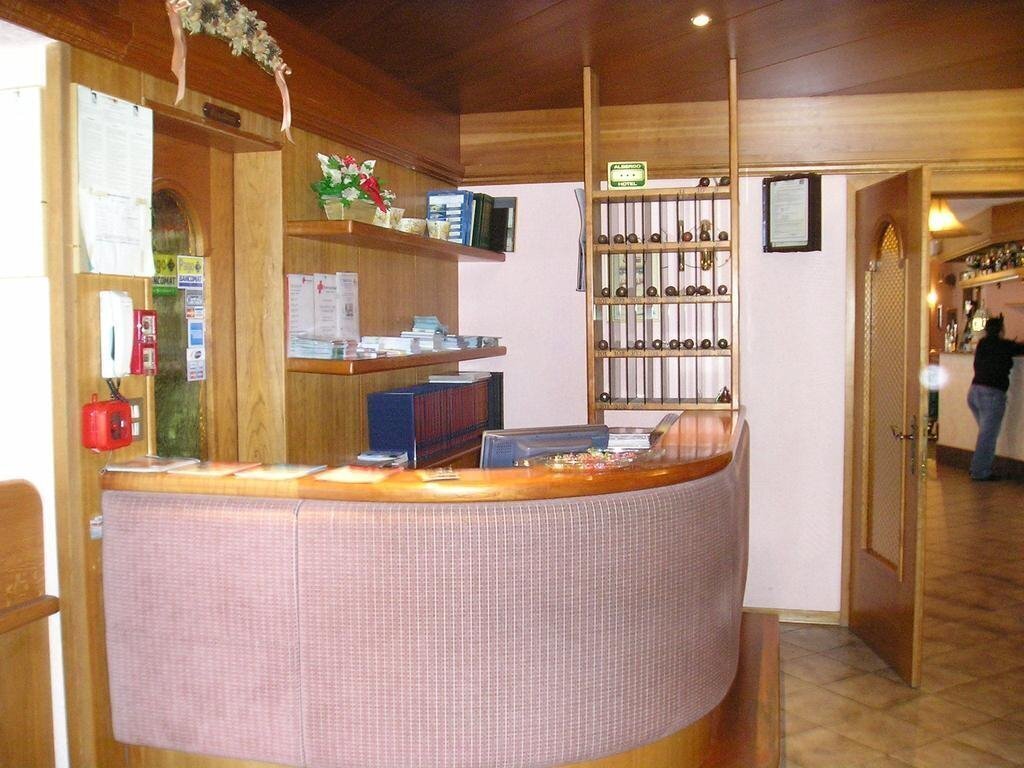 Фотографія Adele 2*