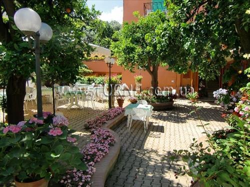 Отель Girasole 3*