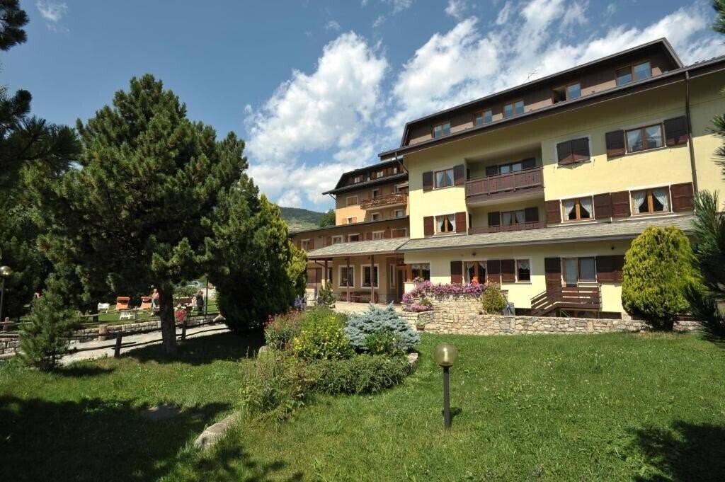 Готель Meuble Sci Sport Residence 3*