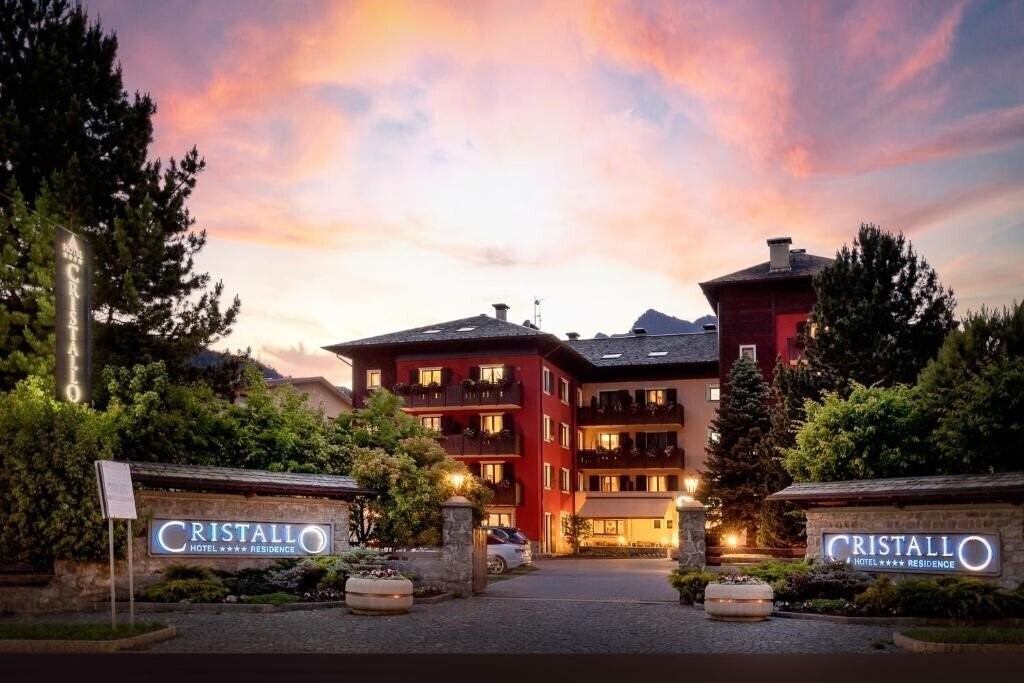 Отель Hotel Cristallo Bormio 4*