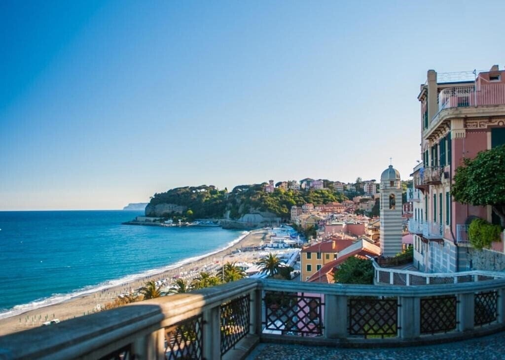 Отель Hotel Tirreno Celle Ligure 2*