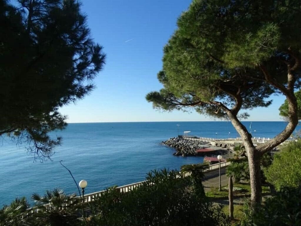 Фото Hotel Tirreno Celle Ligure 2*