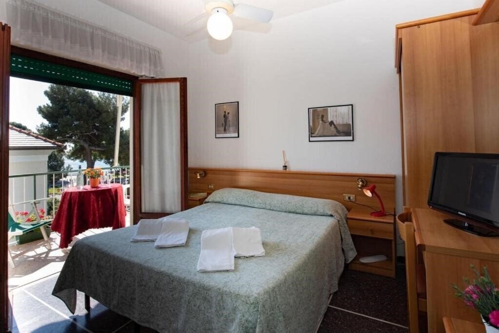 Изображение Hotel Tirreno Celle Ligure 2*
