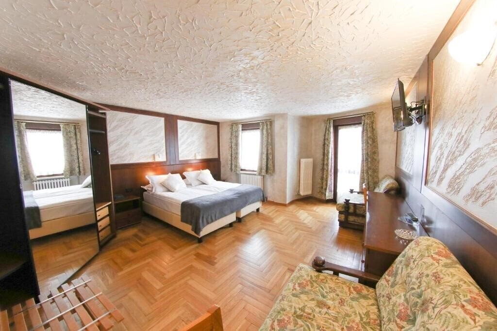 Фото Hotel Sporting 2*