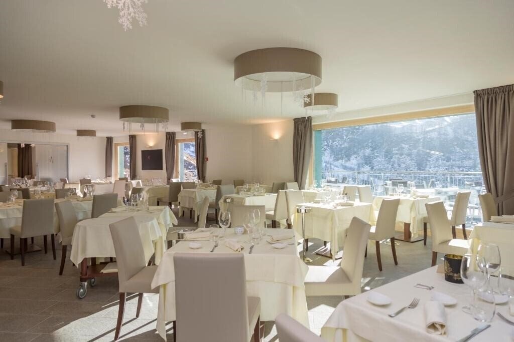 Фото White Angel Hotel 4*