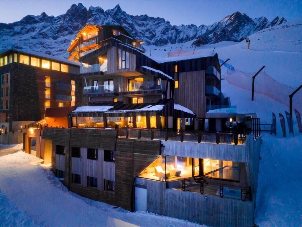 Готель Bergman Mountain Hotel 4*