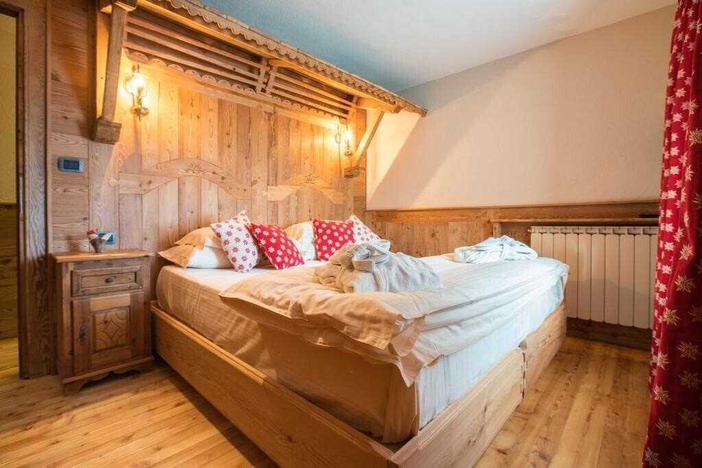 Фотография Bucaneve Apartments 4*