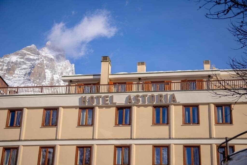 Отель Astoria 3*