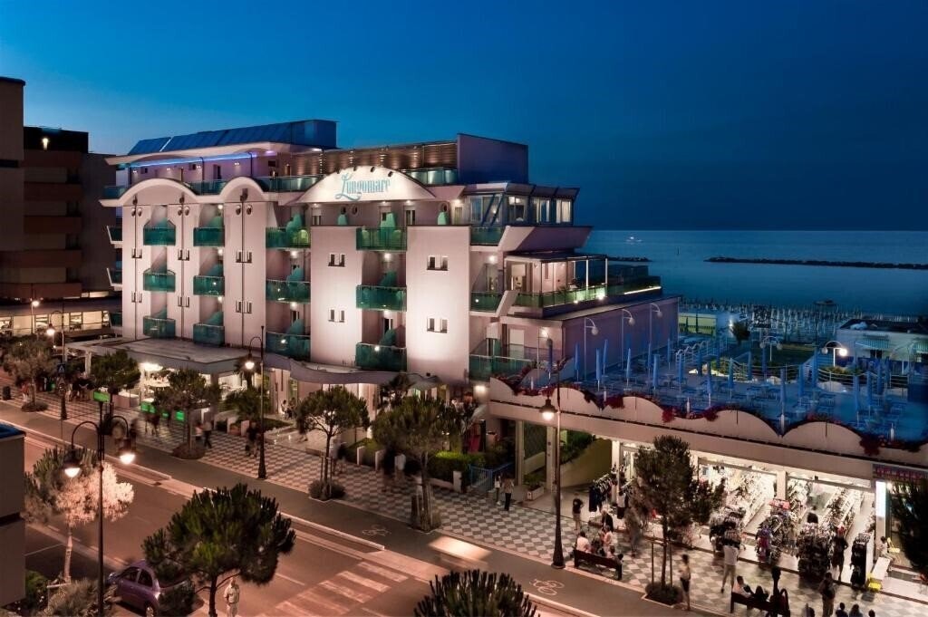 Готель Lungomare Hotel (Cesenatico) 4*
