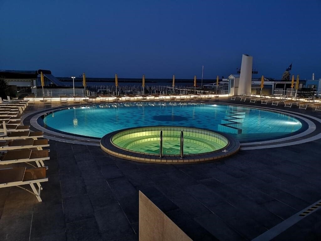 Готель David Hotel (Cesenatico) 3*