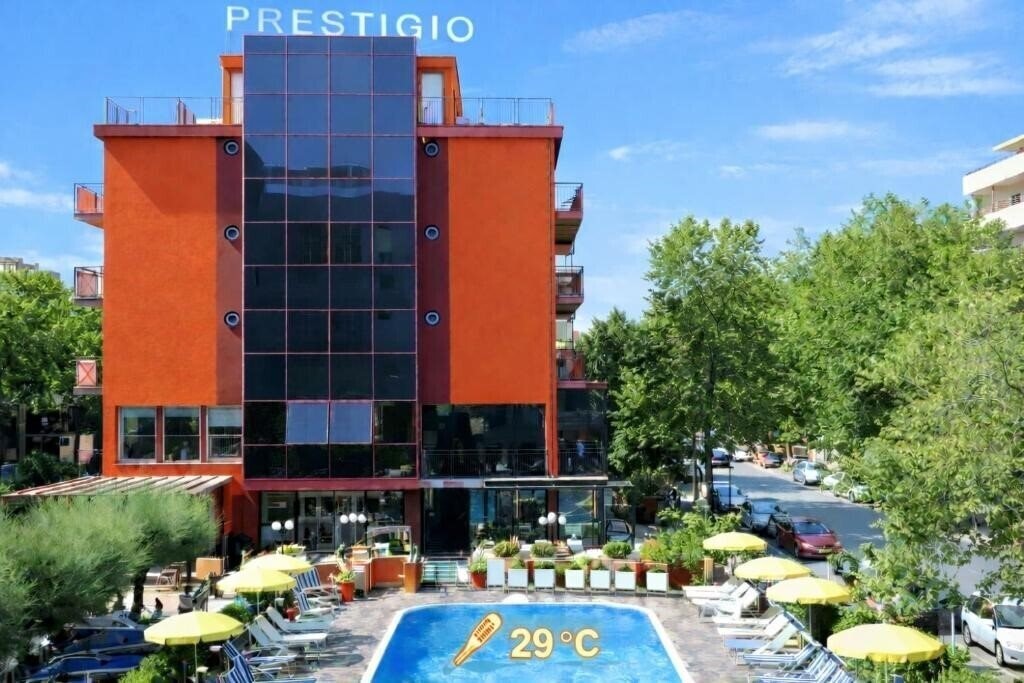 Картинка Prestigio 3*