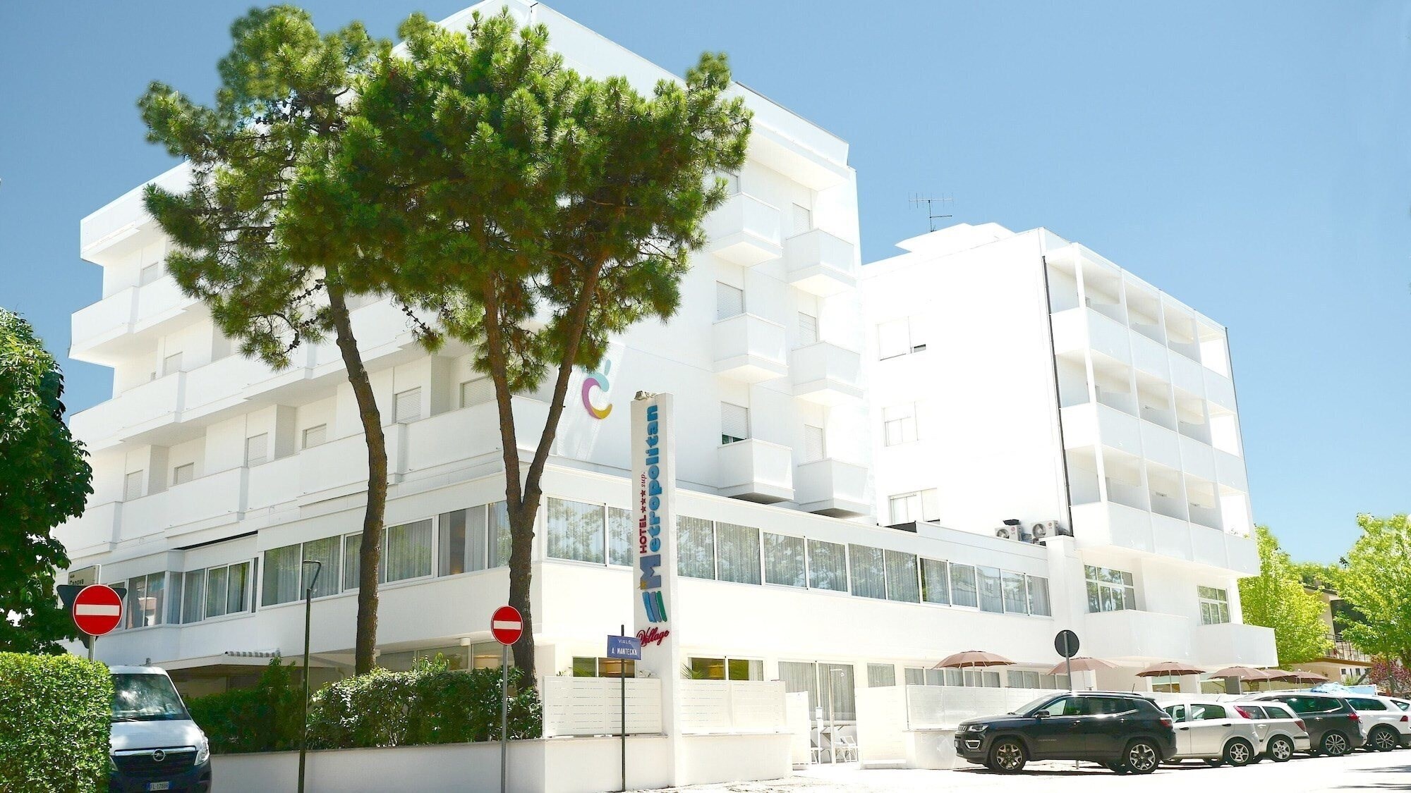 Отель Color Metropolitan Family Hotel 3*