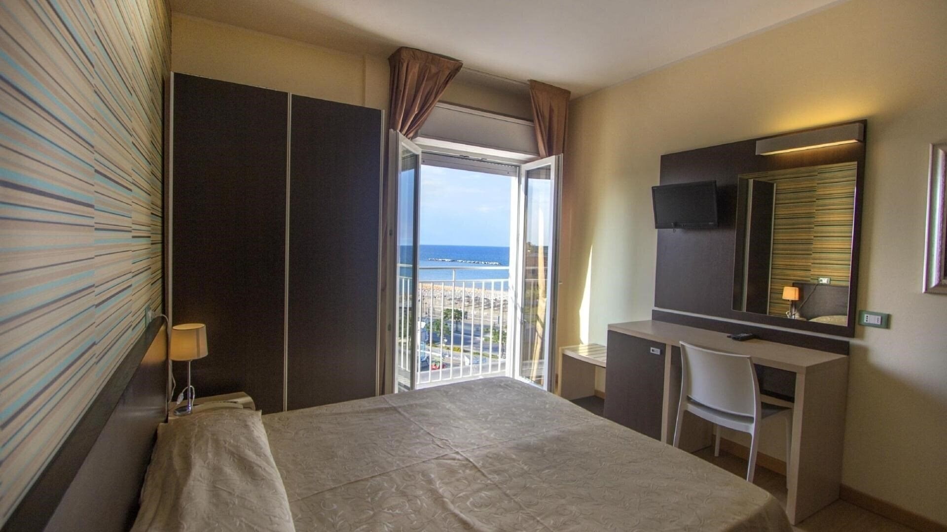 Фото Hotel Massimo Cesenatico 3*