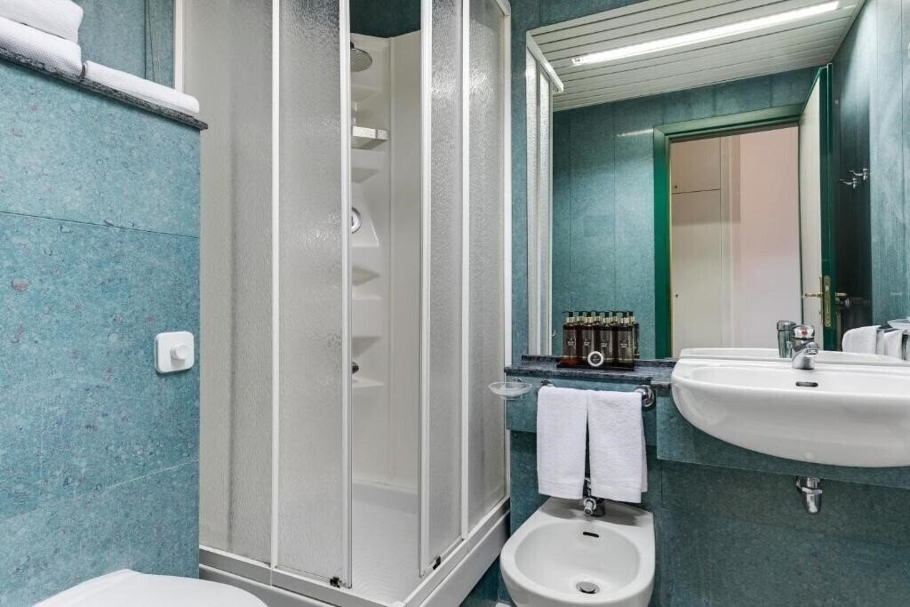 Изображение Executive Evolution Hotel 4*