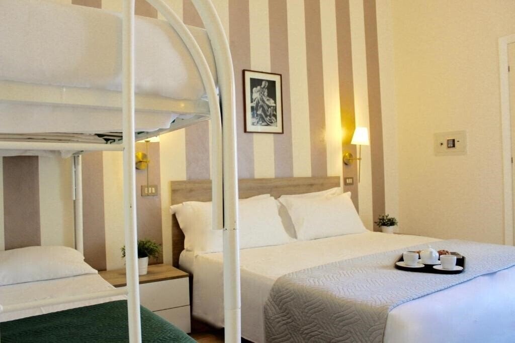 Отель King Hotel 3*