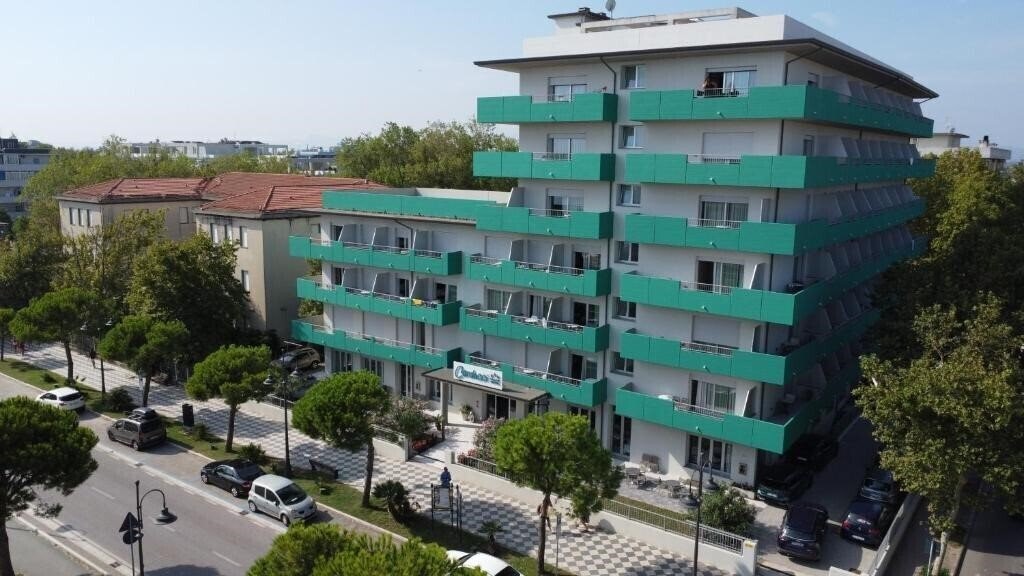 Отель Carducci Suite Hotel 3*